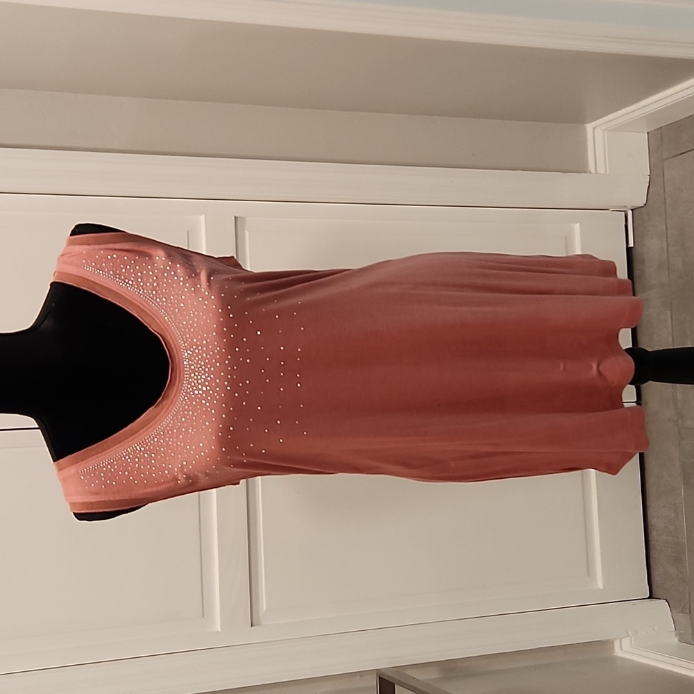Ladie's sleeveless top